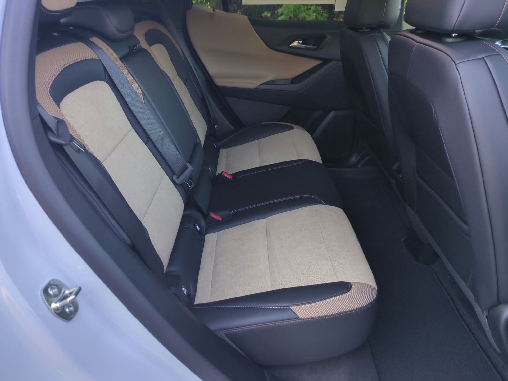 New 2027 Chevrolet Equinox ACTIV w/ Convenience Package III FWD image 33