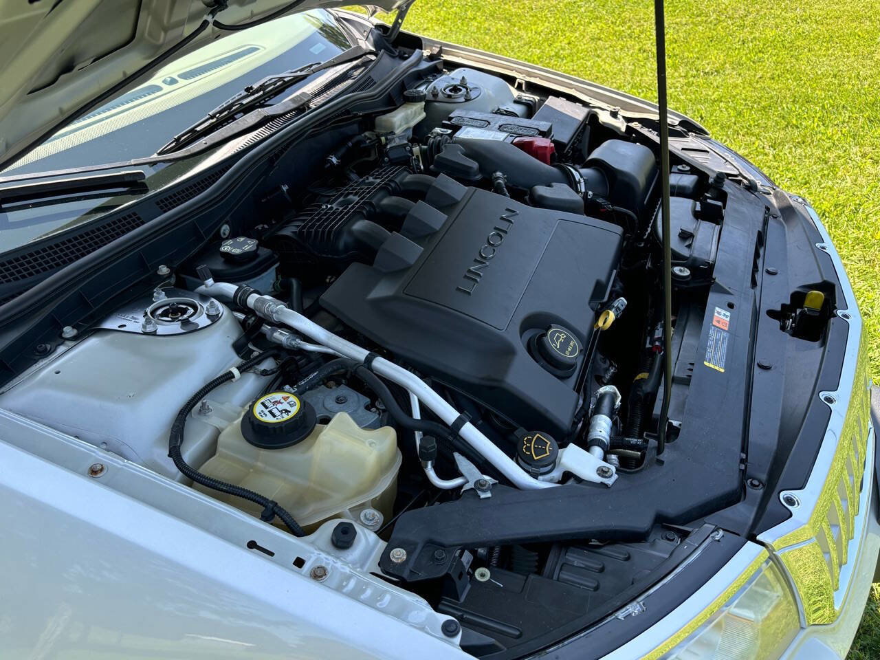 Used 2007 Lincoln MKZ image 25