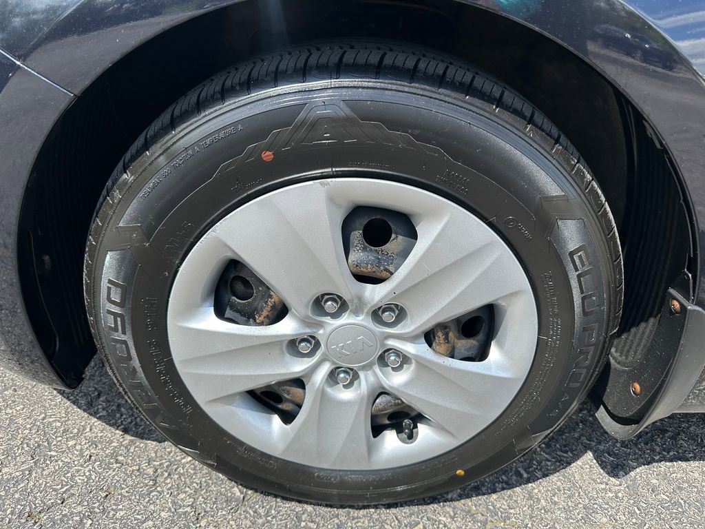 Used 2017 Kia Forte LX FWD image 30