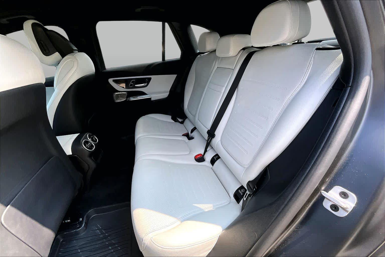 Used 2024 Mercedes-Benz GLC 300 4MATIC image 20