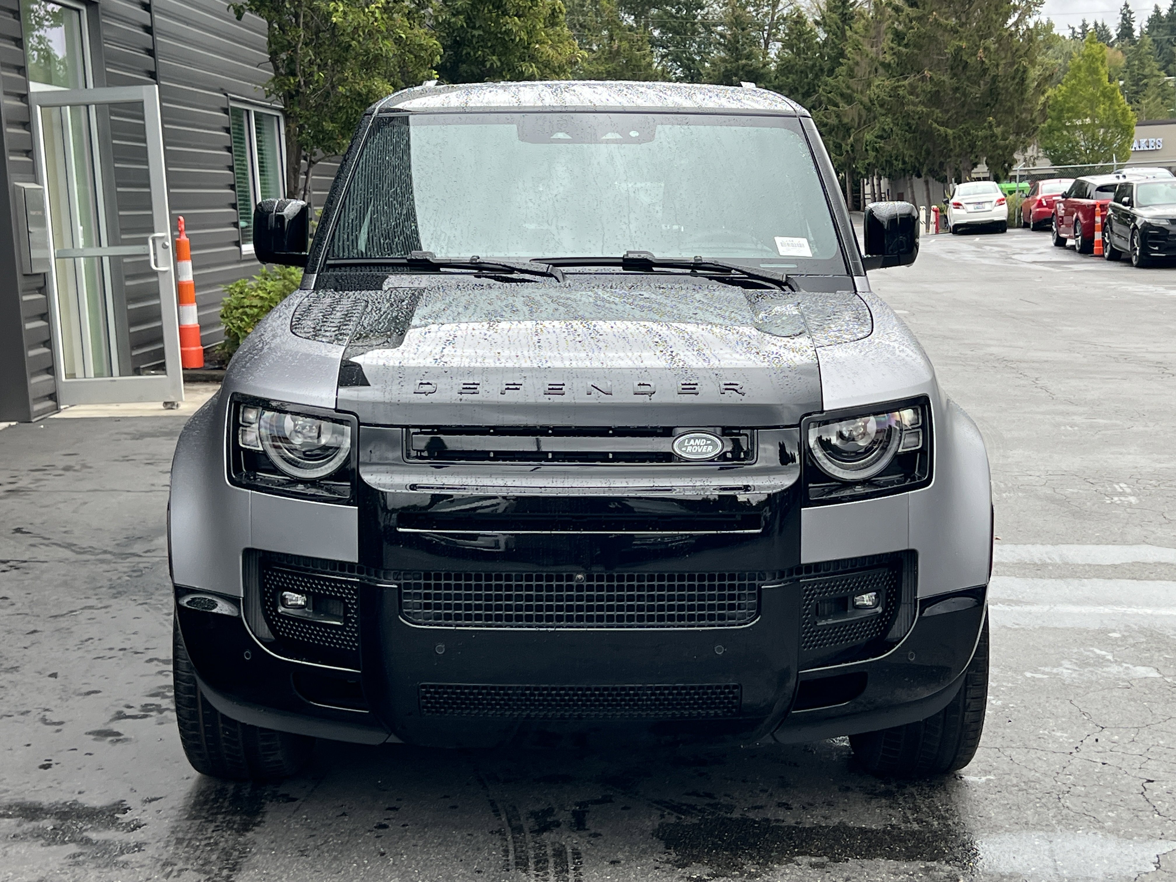 New 2024 Land Rover Defender 130 X image 4