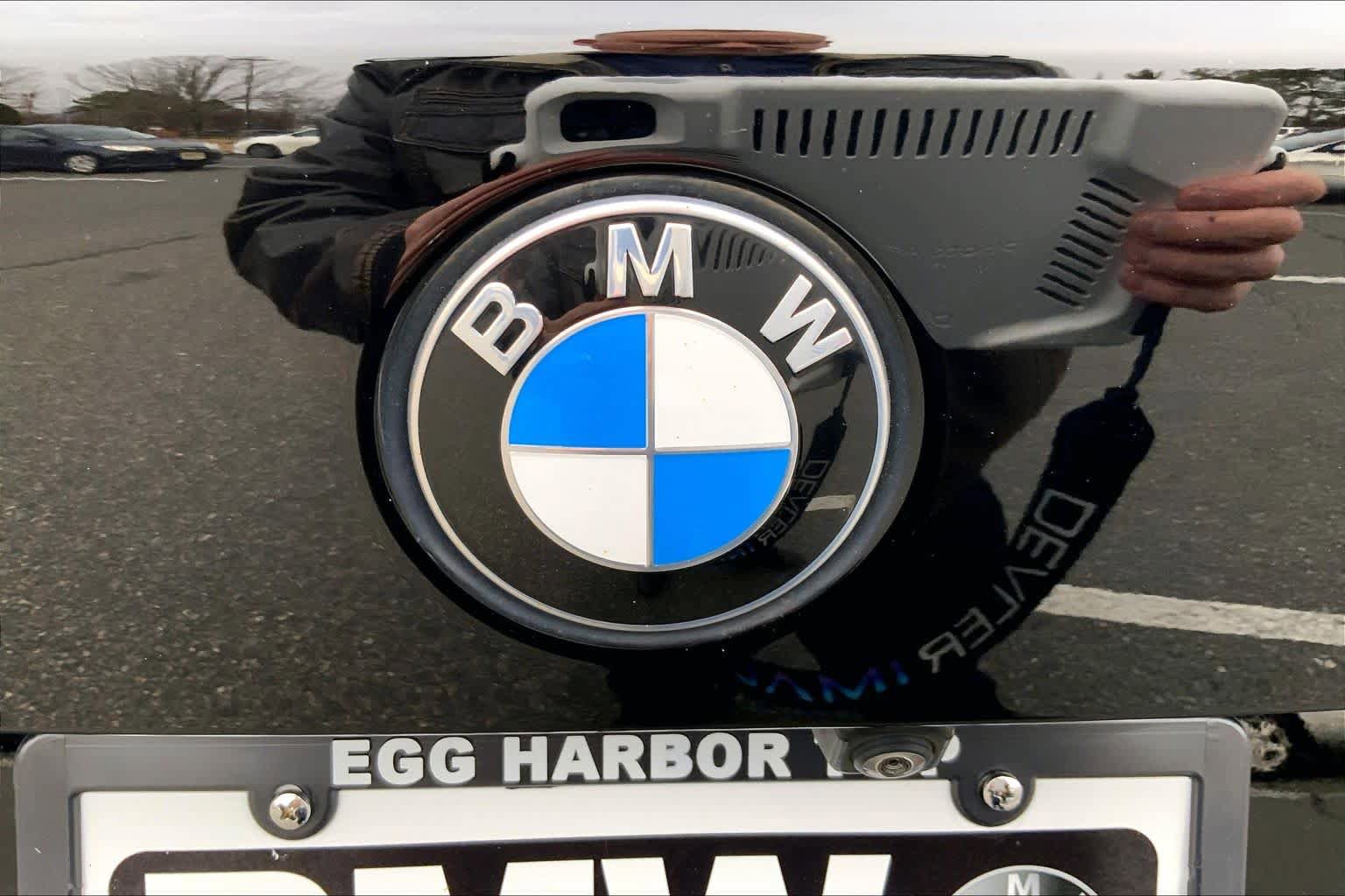 Used 2022 BMW X5 xDrive40i w/ Parking Assistance Package AWD/4WD image 9