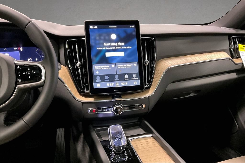 New 2027 Volvo XC60 B5 Plus AWD/4WD image 6