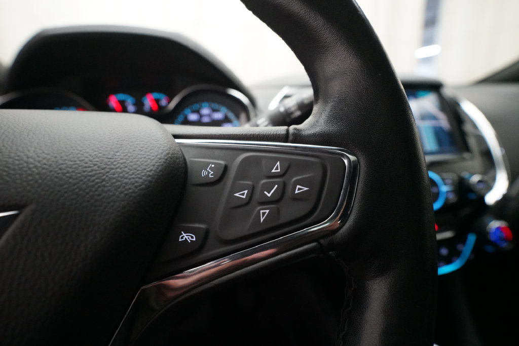 Used 2017 Chevrolet Cruze Premier FWD image 18