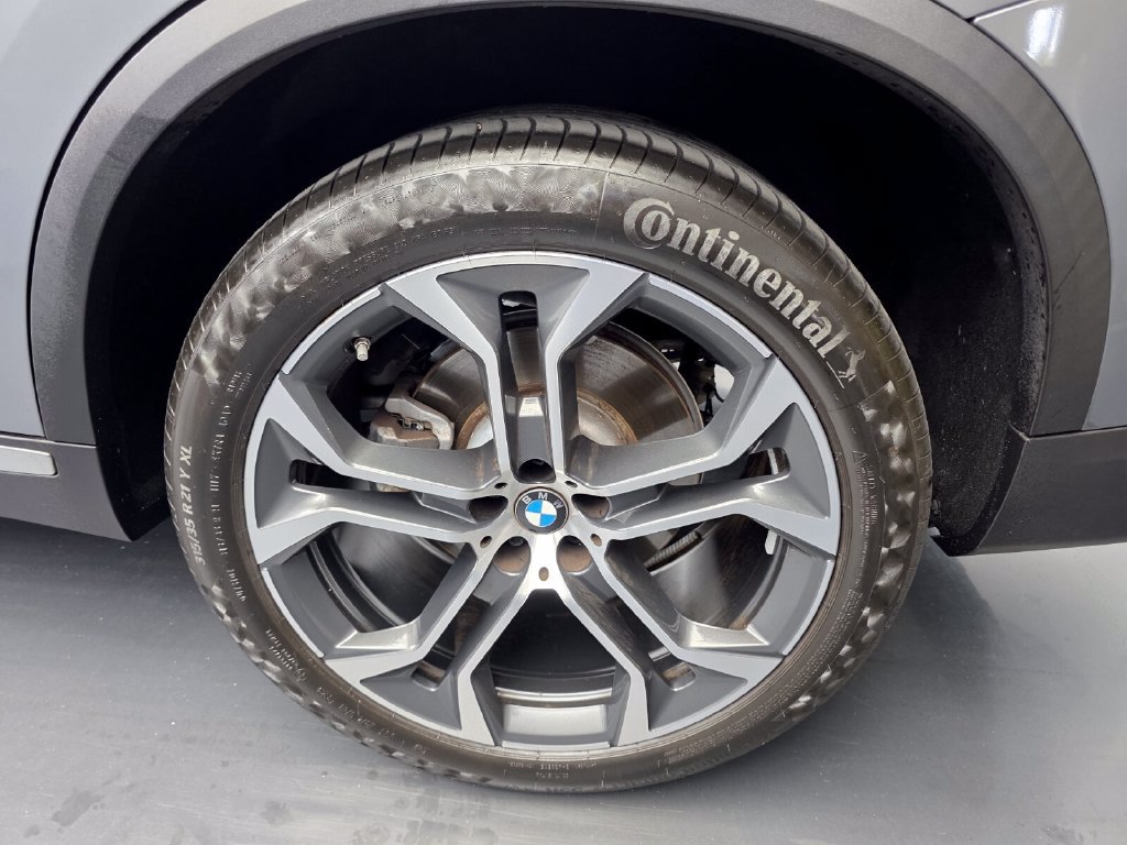 Certified 2025 BMW X5 sDrive40i w/ Premium Package RWD image 17