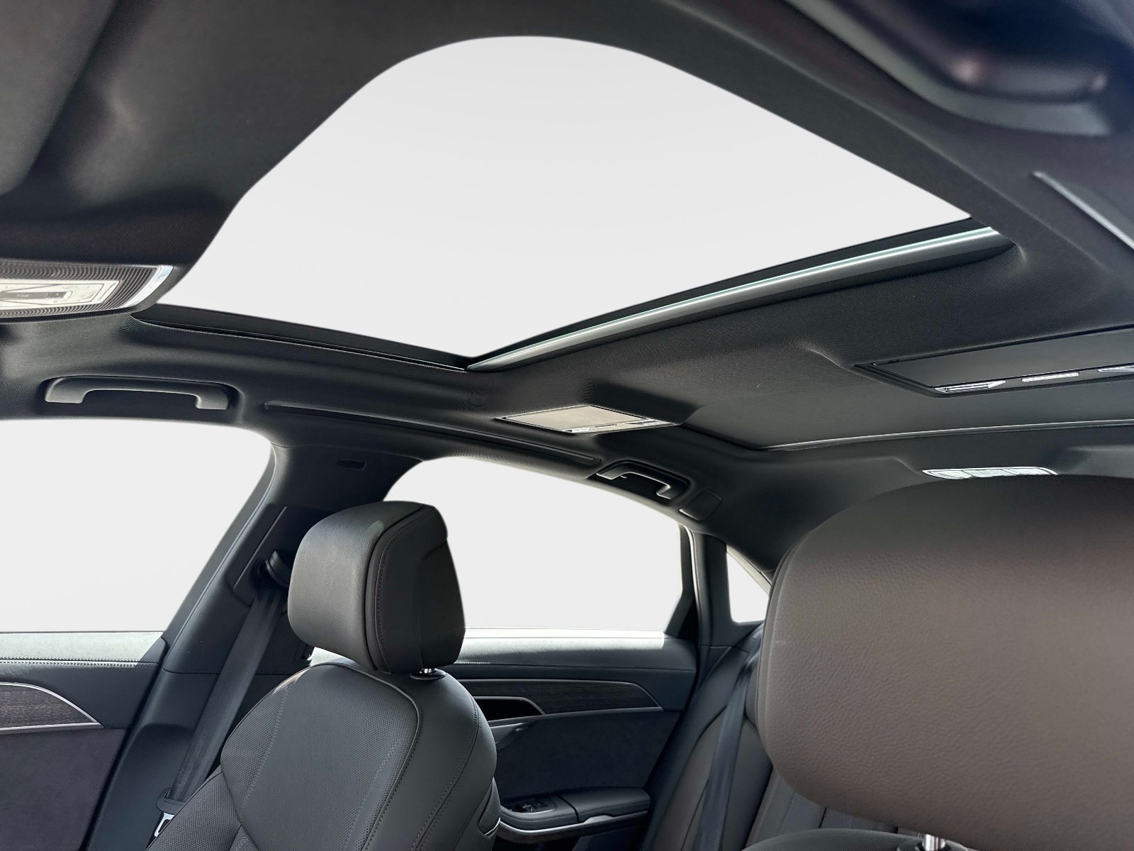 New 2027 Audi A8 L 3.0T AWD/4WD image 23