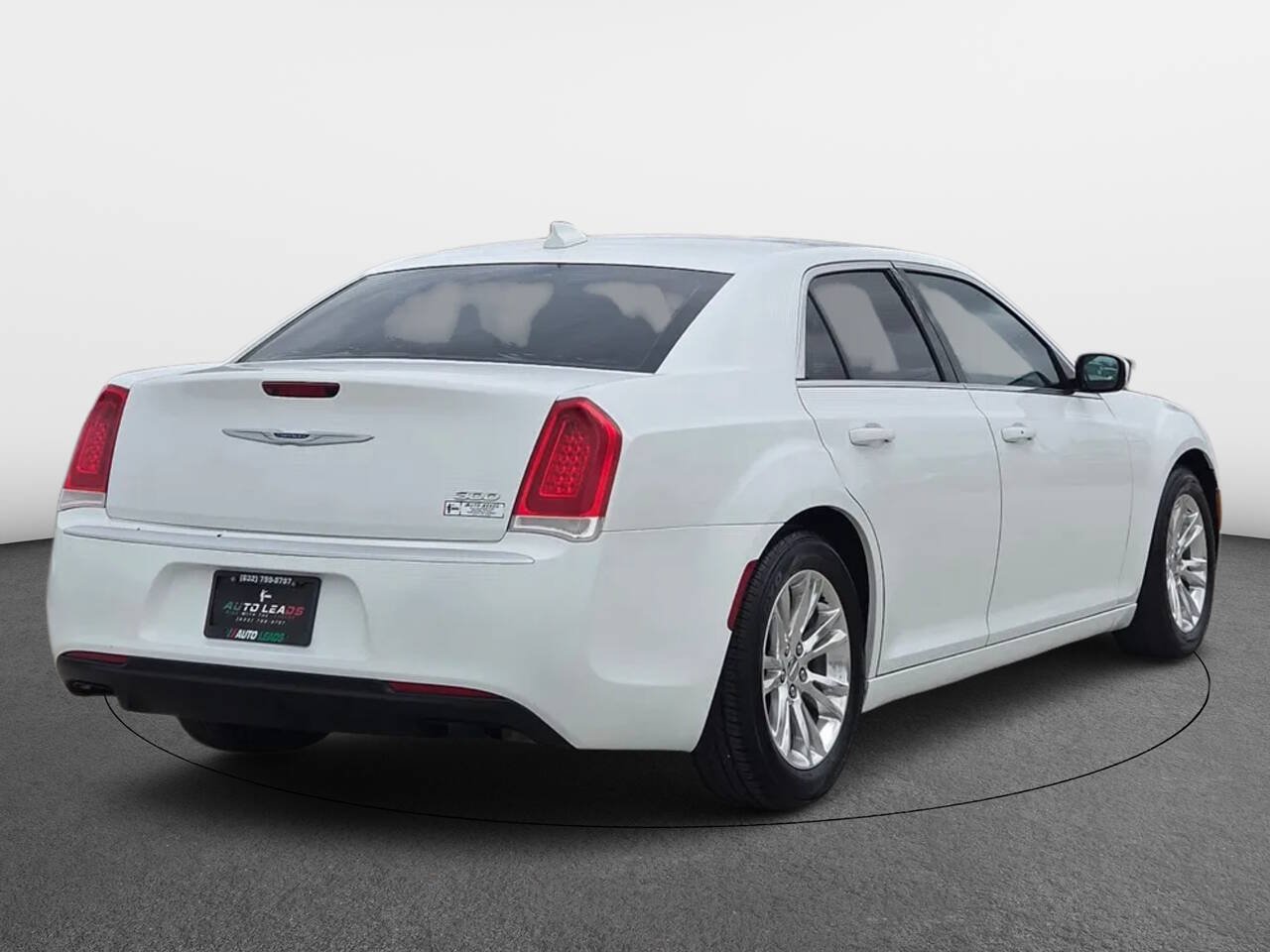 Used 2021 Chrysler 300 Touring L RWD image 4