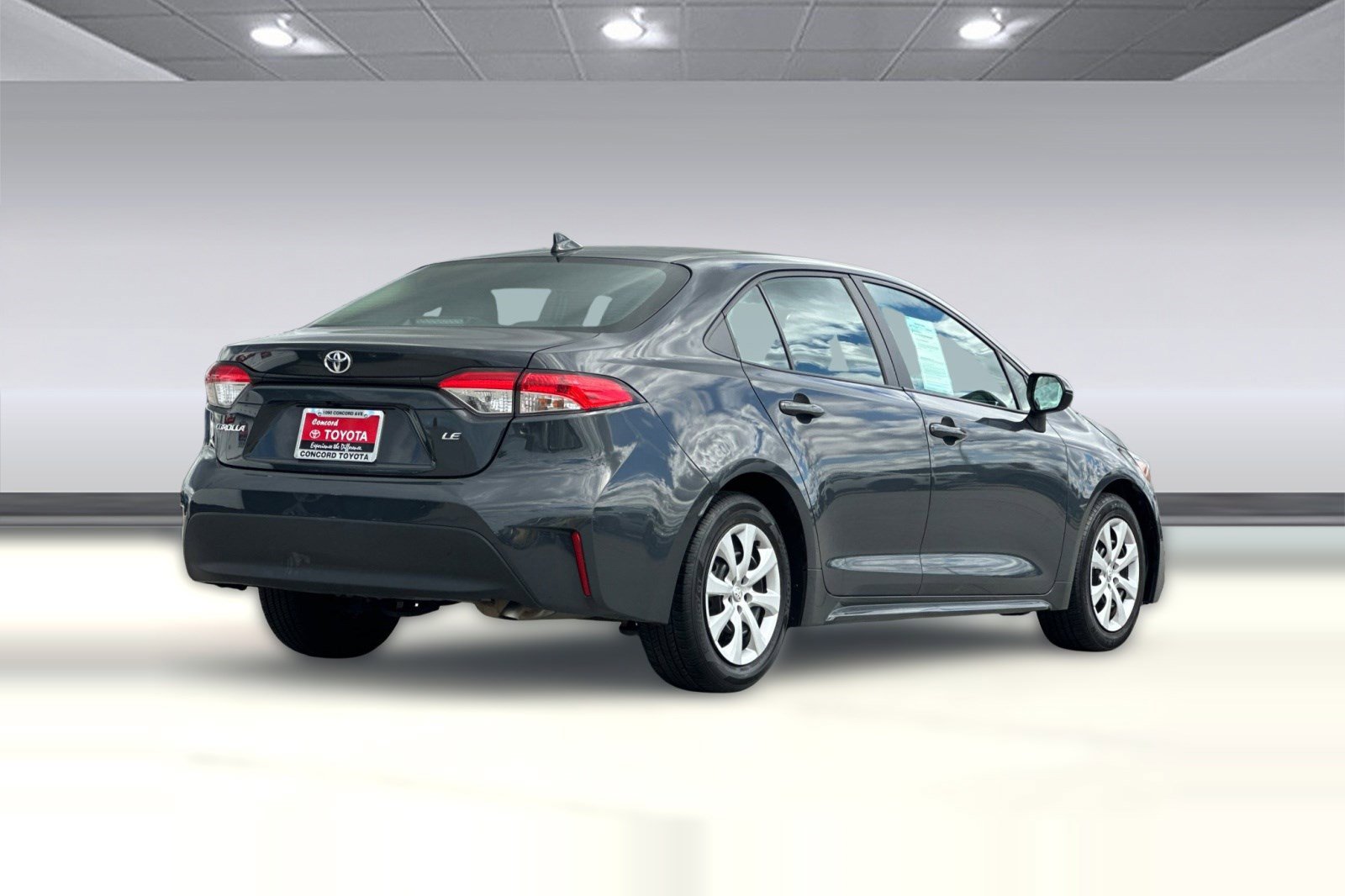 Used 2024 Toyota Corolla LE image 3