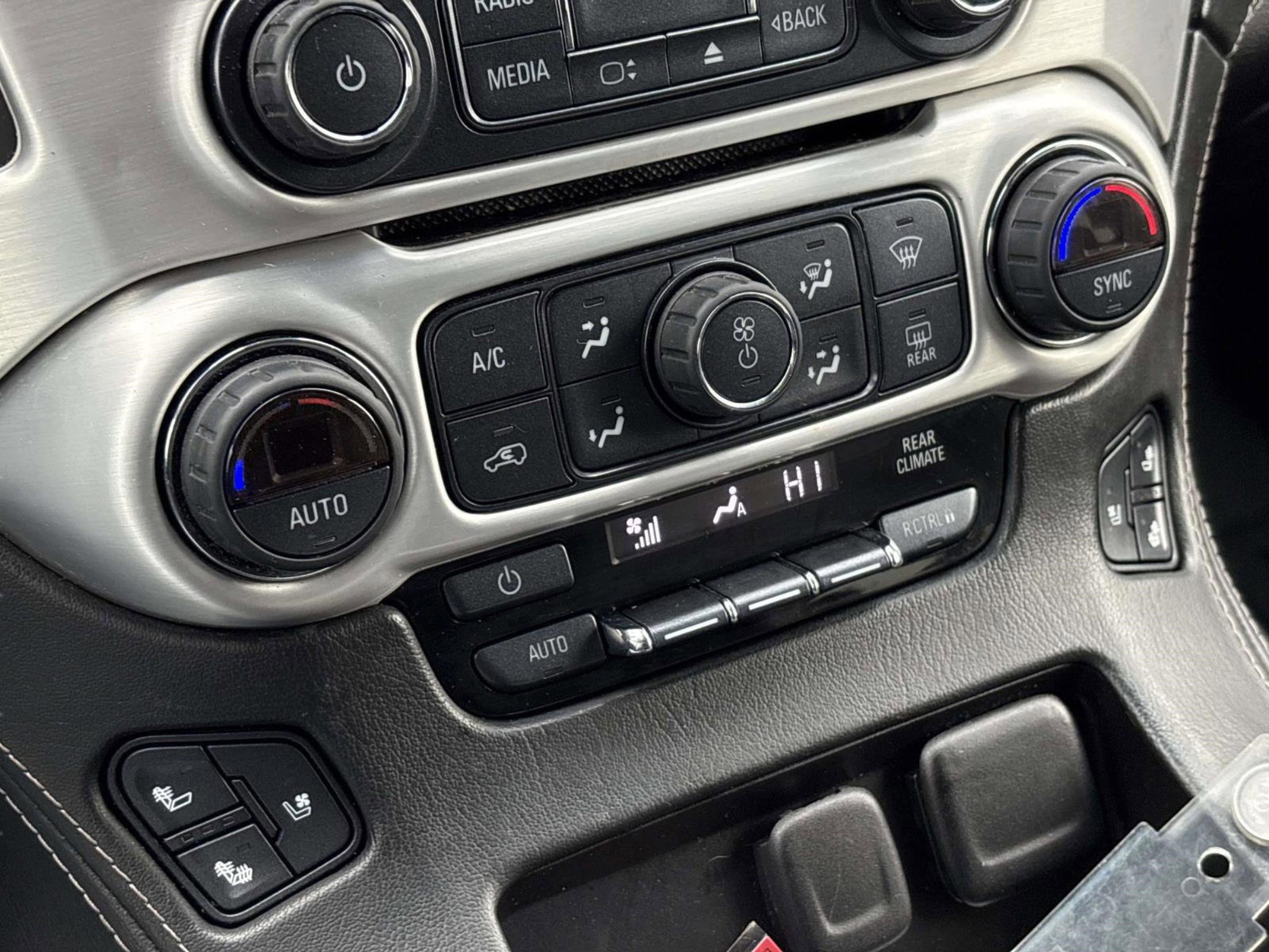 Used 2017 GMC Yukon SLT image 34