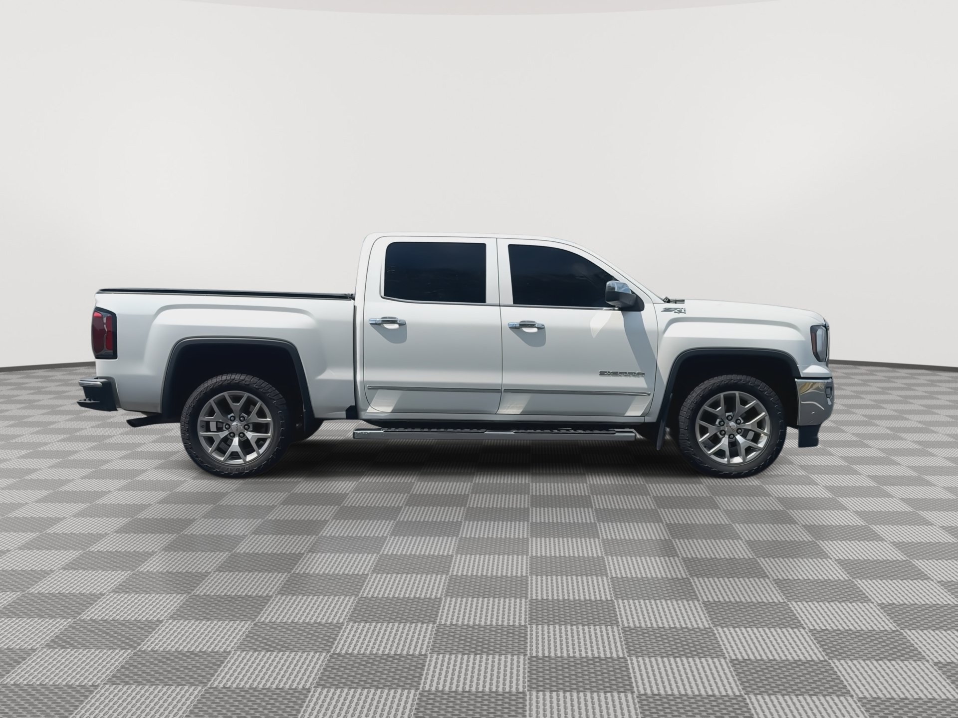 Used 2018 GMC Sierra 1500 SLT w/ SLT Premium Package AWD/4WD image 9
