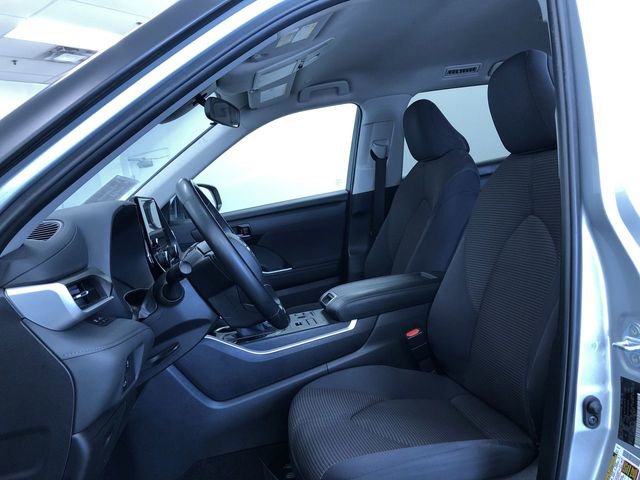 Used 2024 Toyota Highlander LE image 20