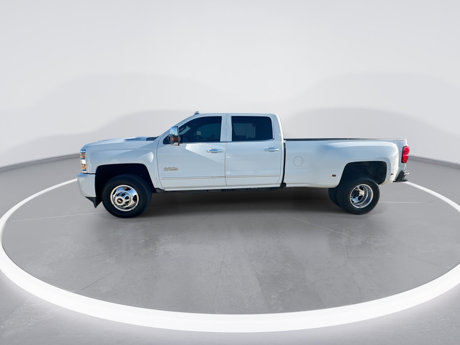 Used 2017 Chevrolet Silverado 3500 High Country AWD/4WD image 5