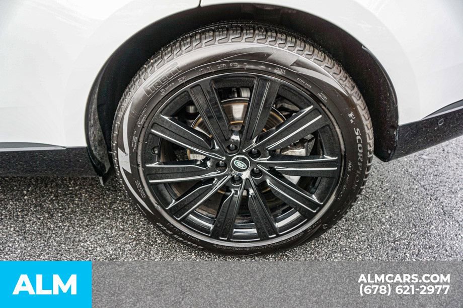 Used 2023 Land Rover Range Rover SE image 16