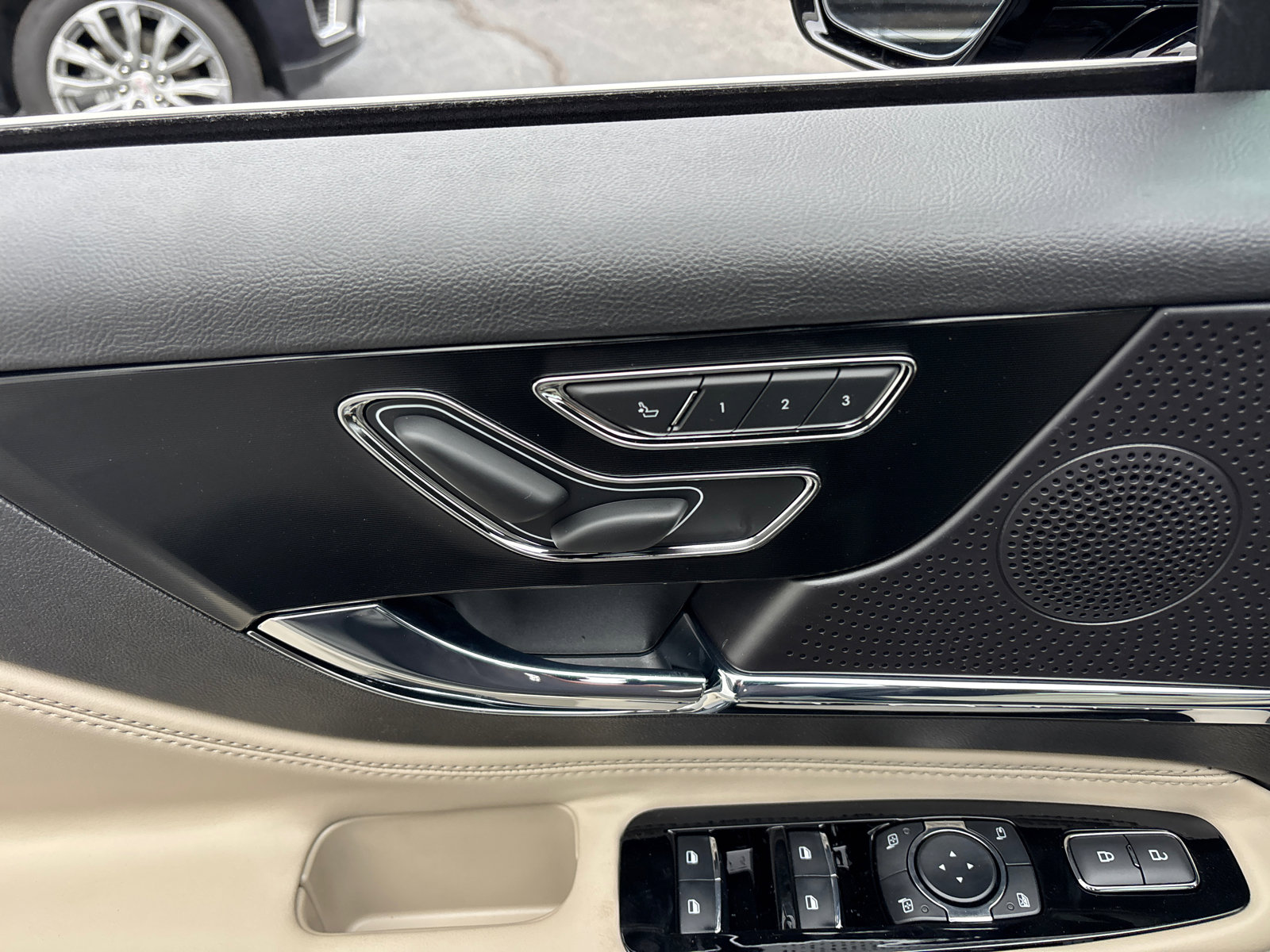 New 2026 Lincoln Corsair Premiere image 12