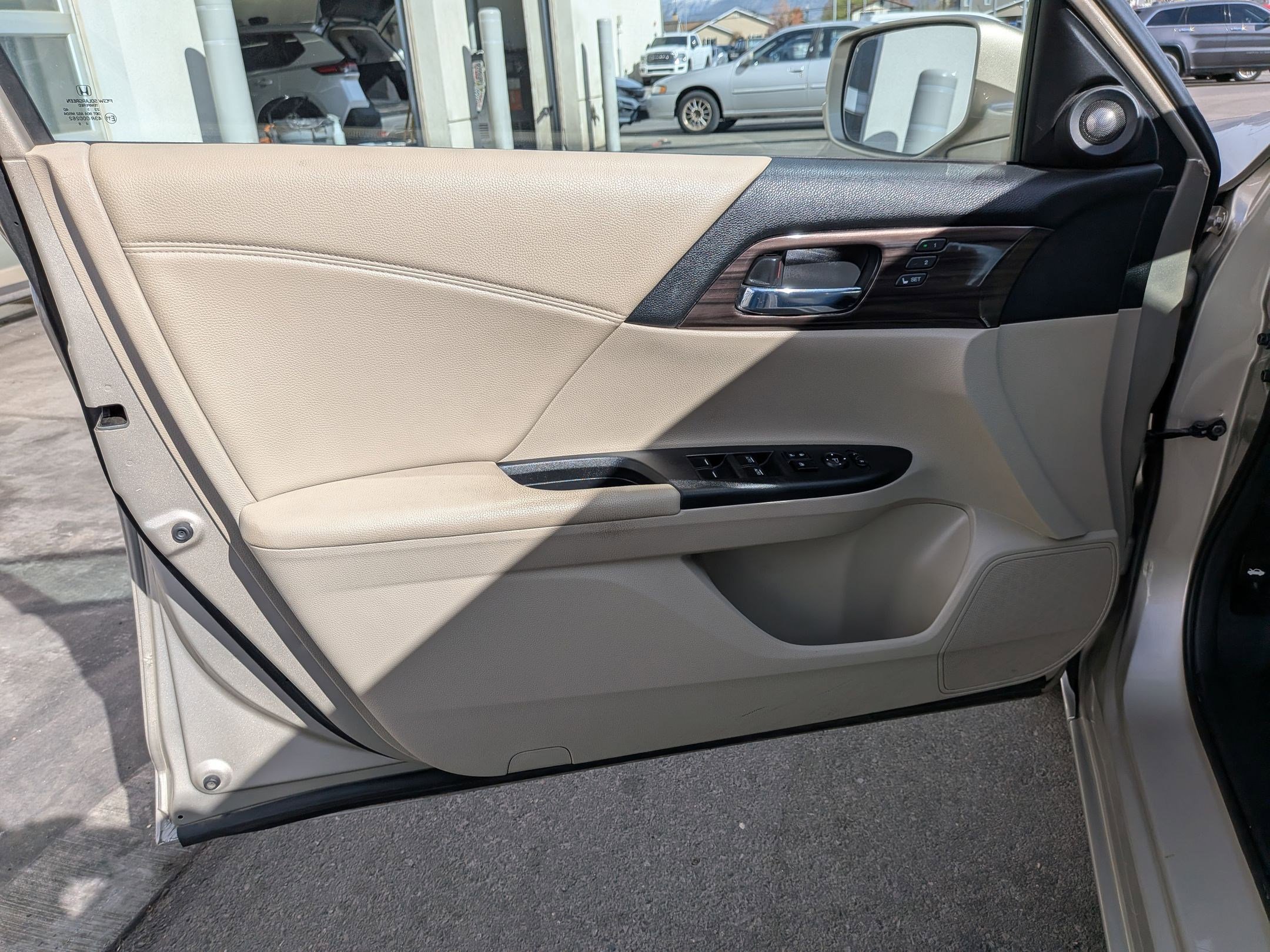 Used 2016 Honda Accord EX-L image 14