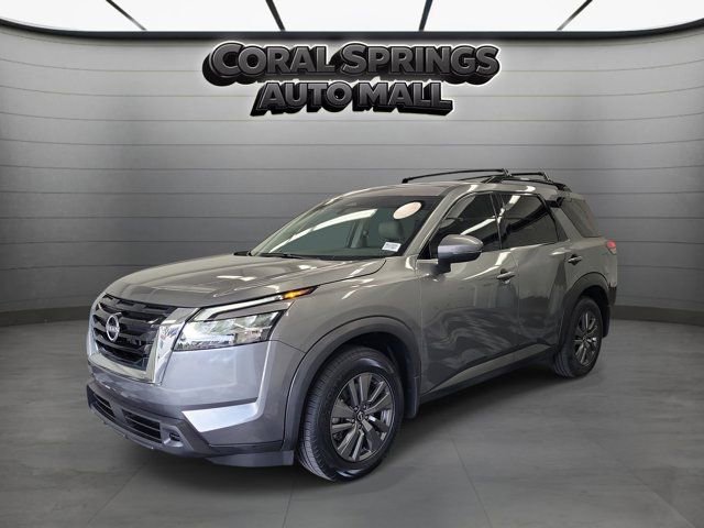 Certified 2022 Nissan Pathfinder SV w/ Cargo Package FWD image 3