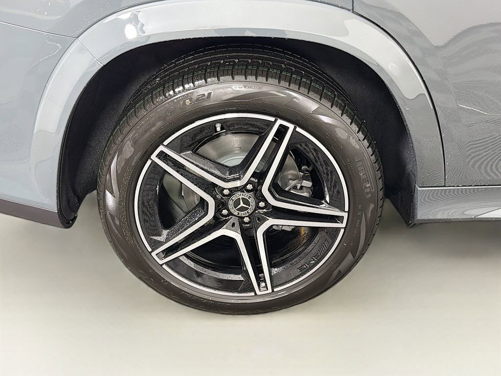 Used 2026 Mercedes-Benz GLS 450 4MATIC image 37