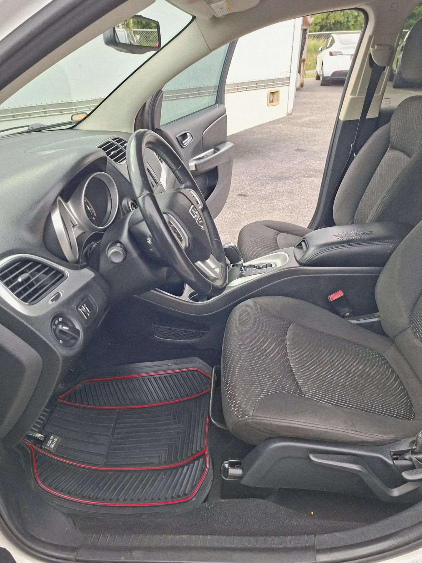 Used 2016 Dodge Journey SE w/ Flexible Seating Group FWD image 8