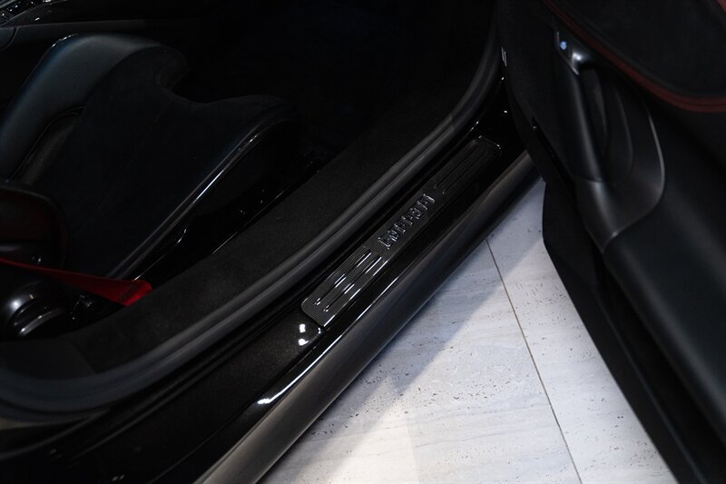 Used 2021 Ferrari SF90 Stradale AWD/4WD image 10