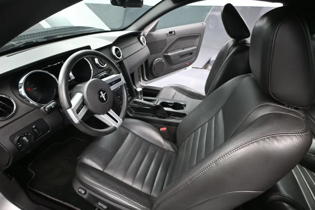 Used 2006 Ford Mustang GT RWD image 16