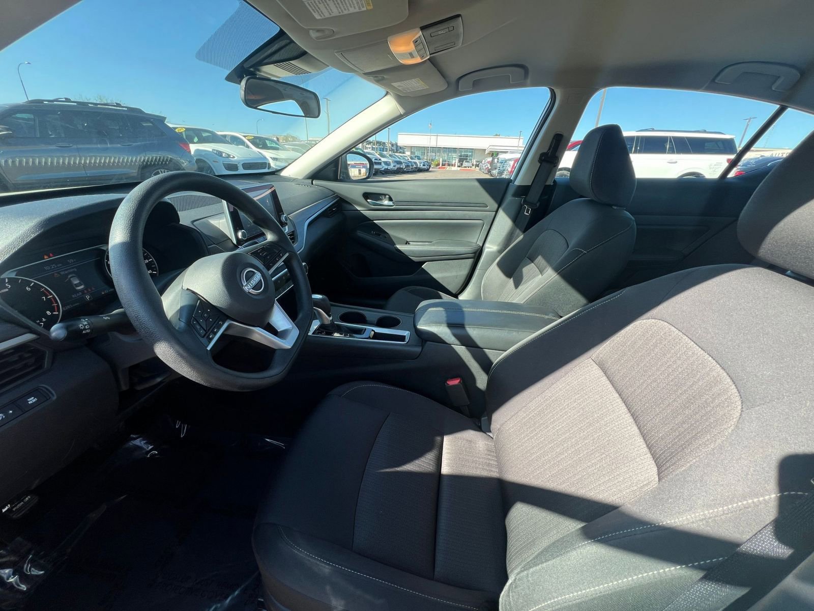 Used 2025 Nissan Altima 2.5 SV image 27