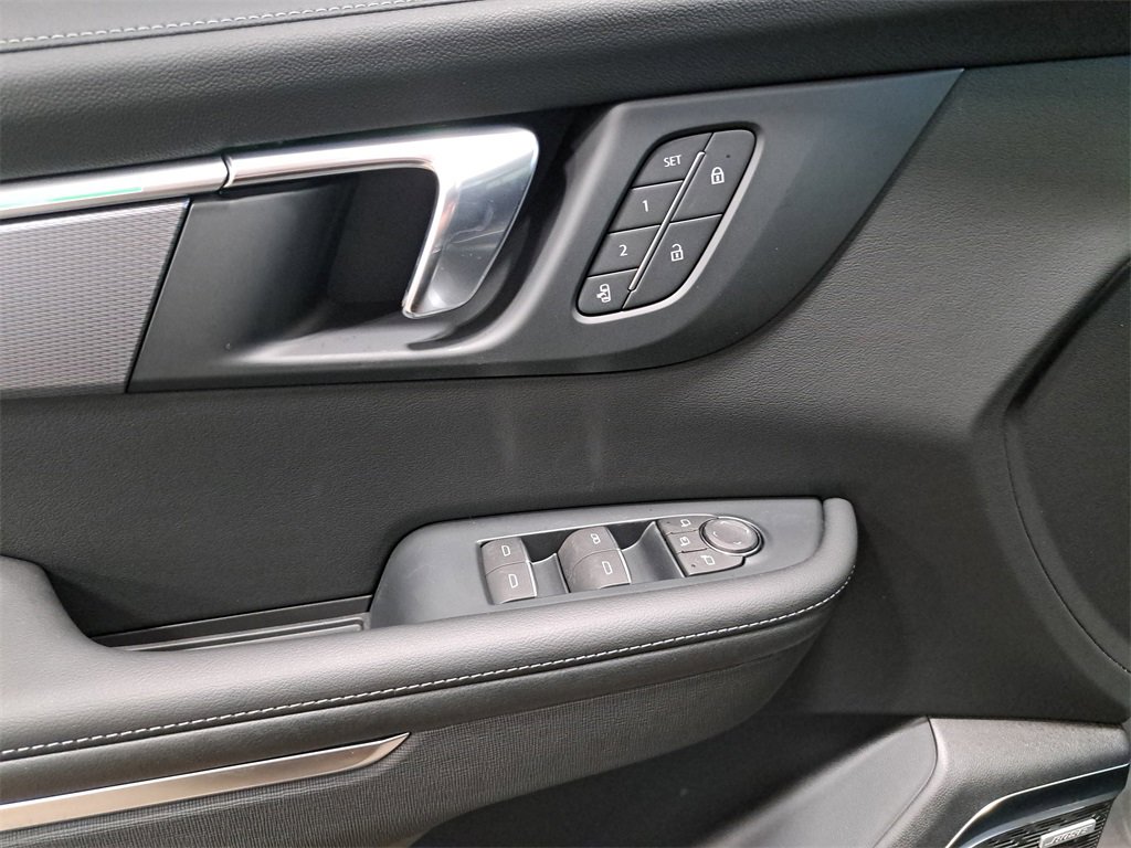 New 2025 Buick Enclave Sport Touring w/ Power Package image 29