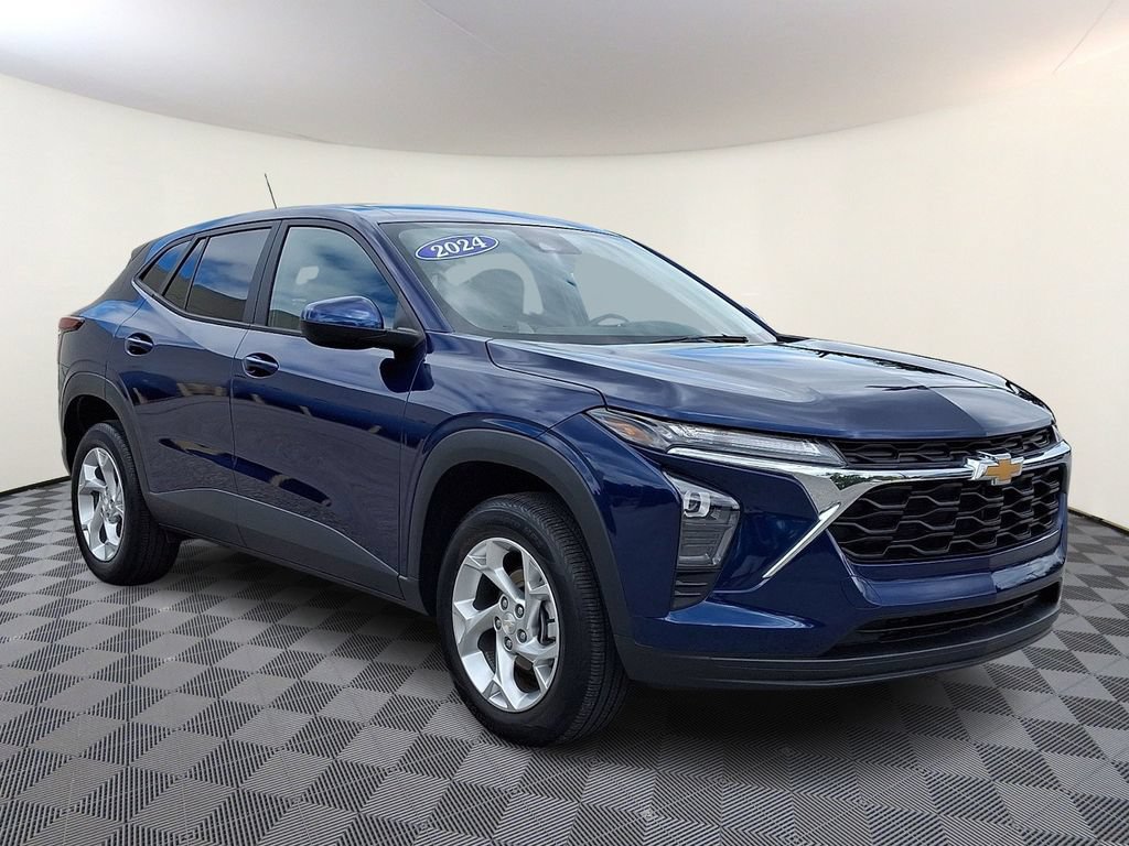 Used 2024 Chevrolet Trax LS w/ LS Convenience Package FWD image 1