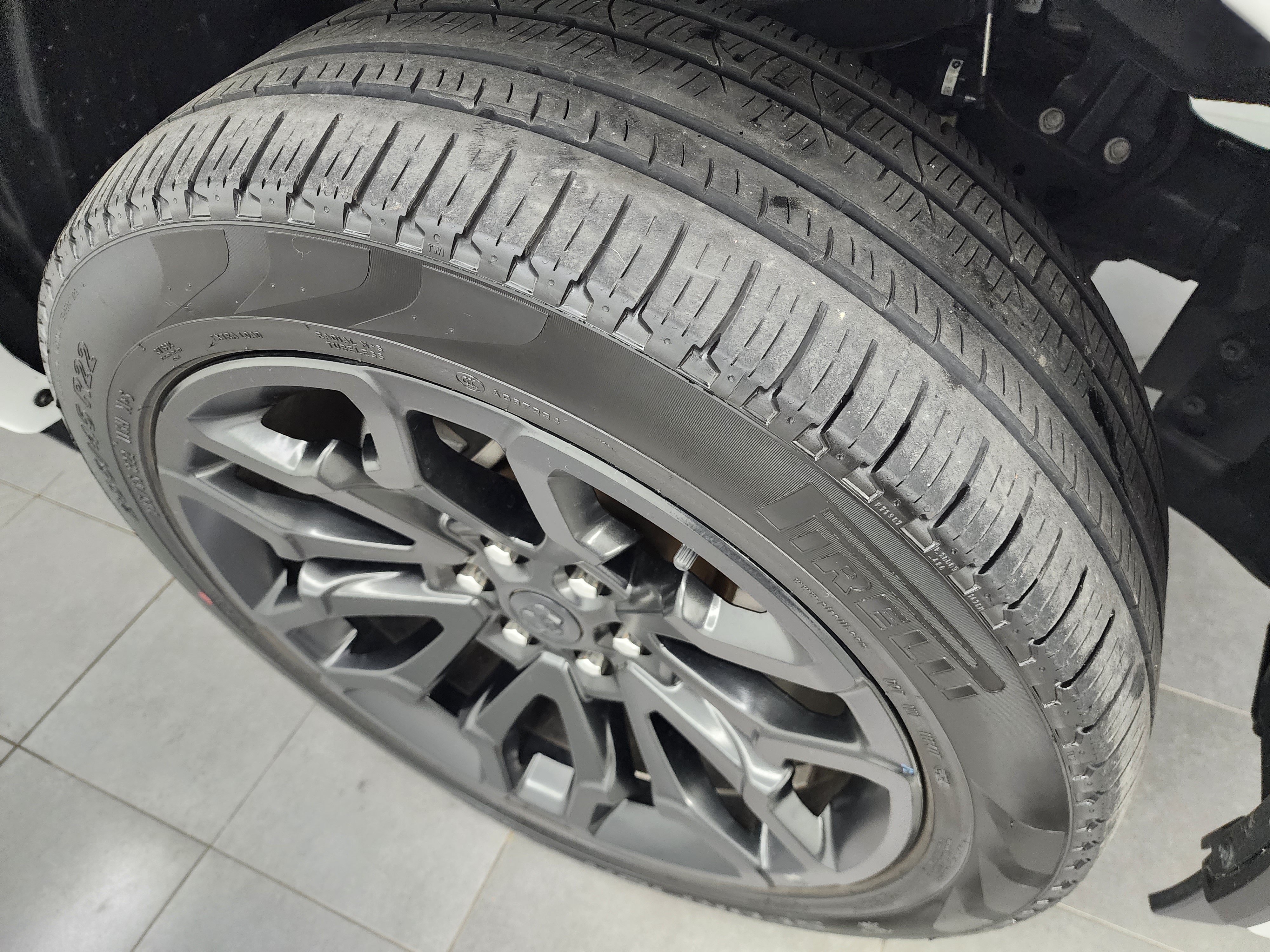 Used 2025 RAM 1500 Limited AWD/4WD image 3