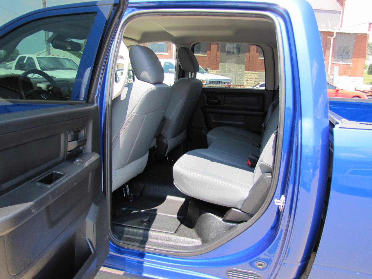Used 2016 RAM 2500 Tradesman w/ Popular Equipment Group AWD/4WD image 9