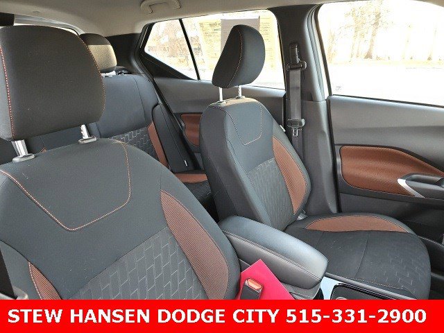 Used 2024 Nissan Kicks SR image 12