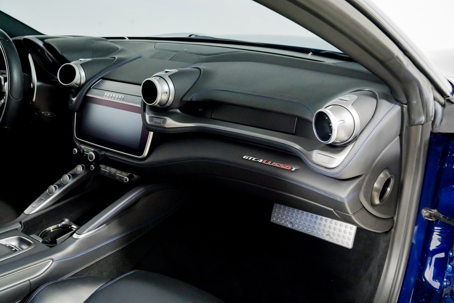 Certified 2019 Ferrari GTC4Lusso T RWD image 29