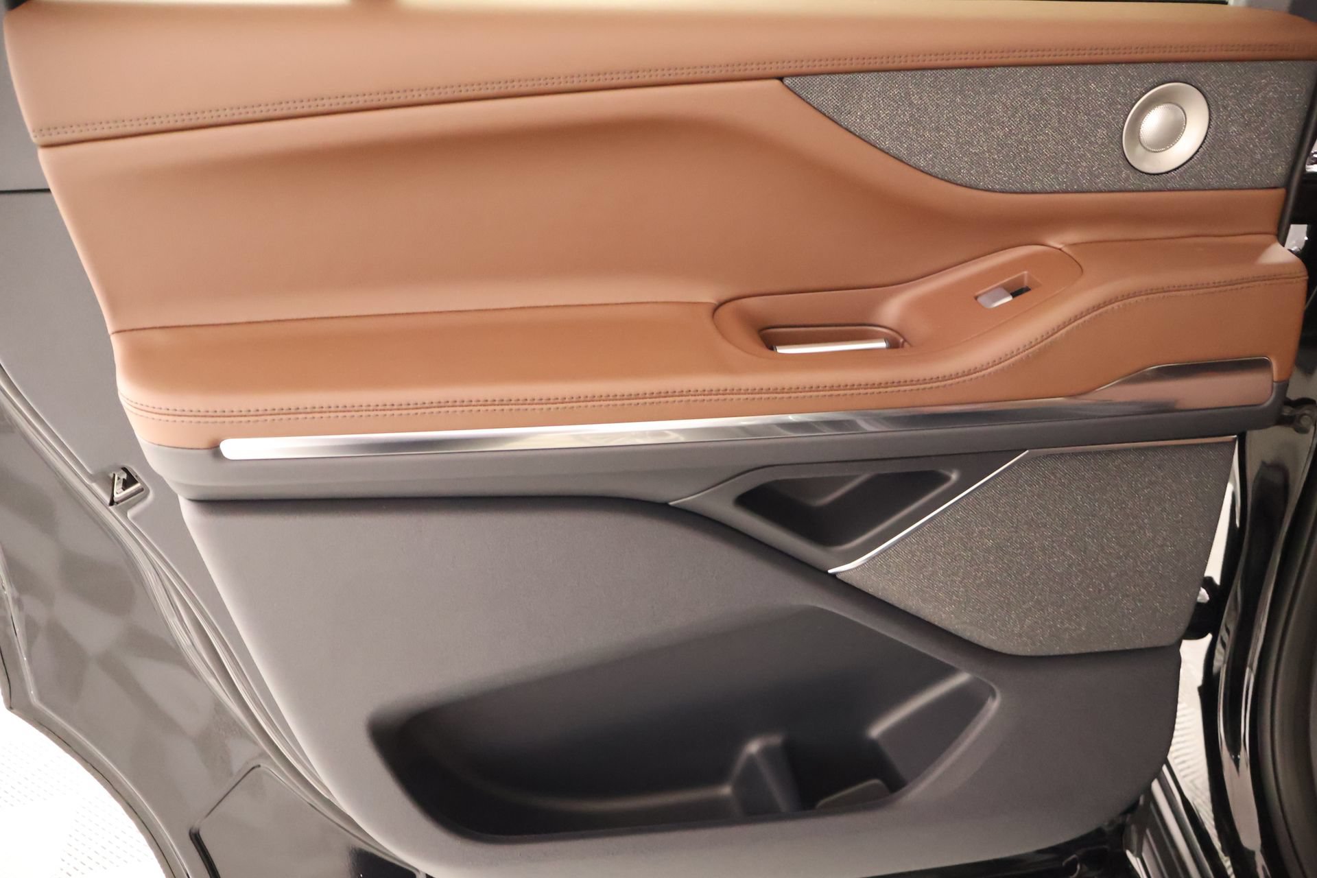 New 2026 Lincoln Navigator L Reserve AWD/4WD image 19