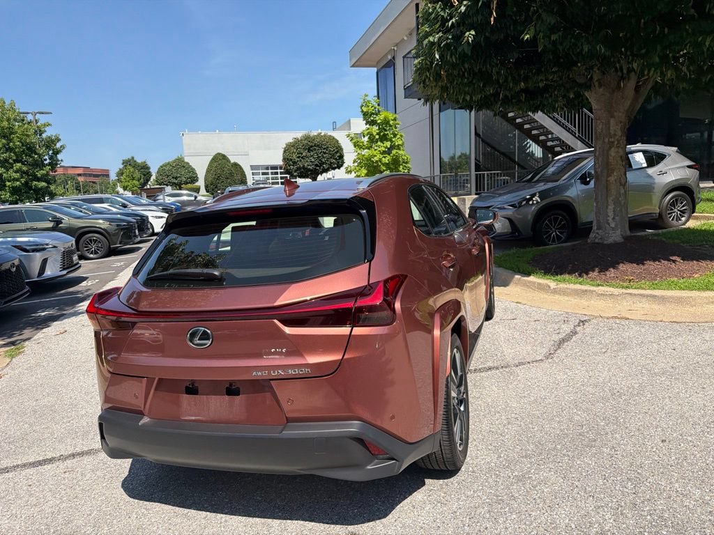 Certified 2025 Lexus UX 300h AWD w/ Accessory Package (Z1) image 19