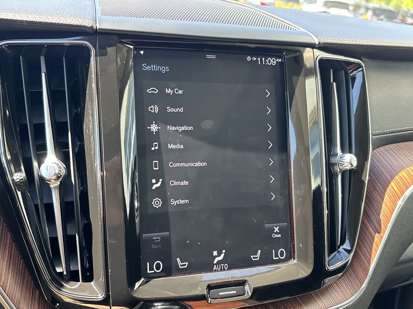 Used 2019 Volvo XC60 T8 Inscription w/ Advanced Package AWD/4WD image 22