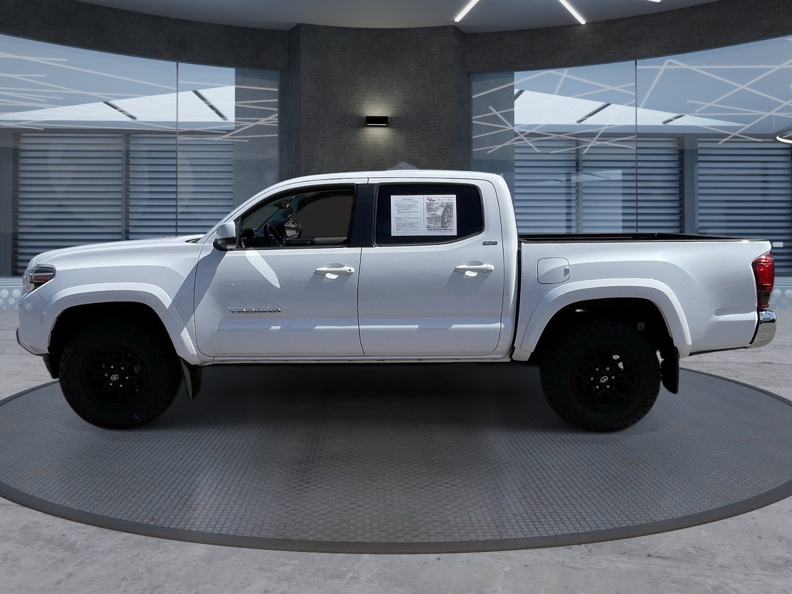 Used 2019 Toyota Tacoma SR5 RWD image 3