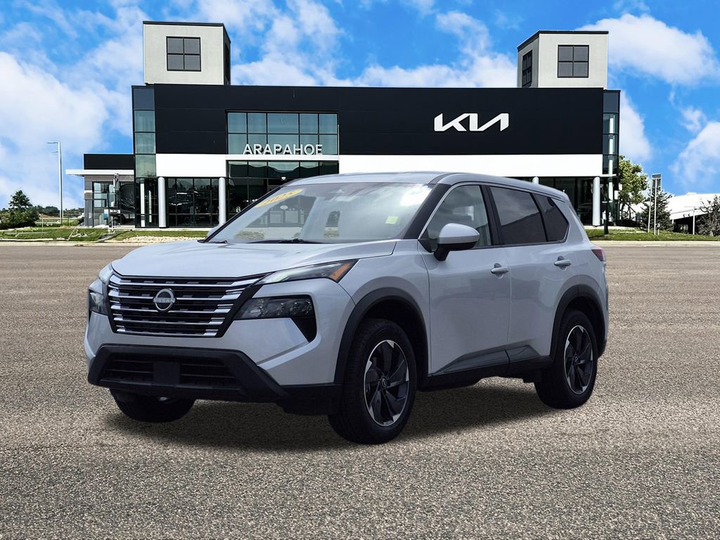 Used 2025 Nissan Rogue SV AWD/4WD image 4