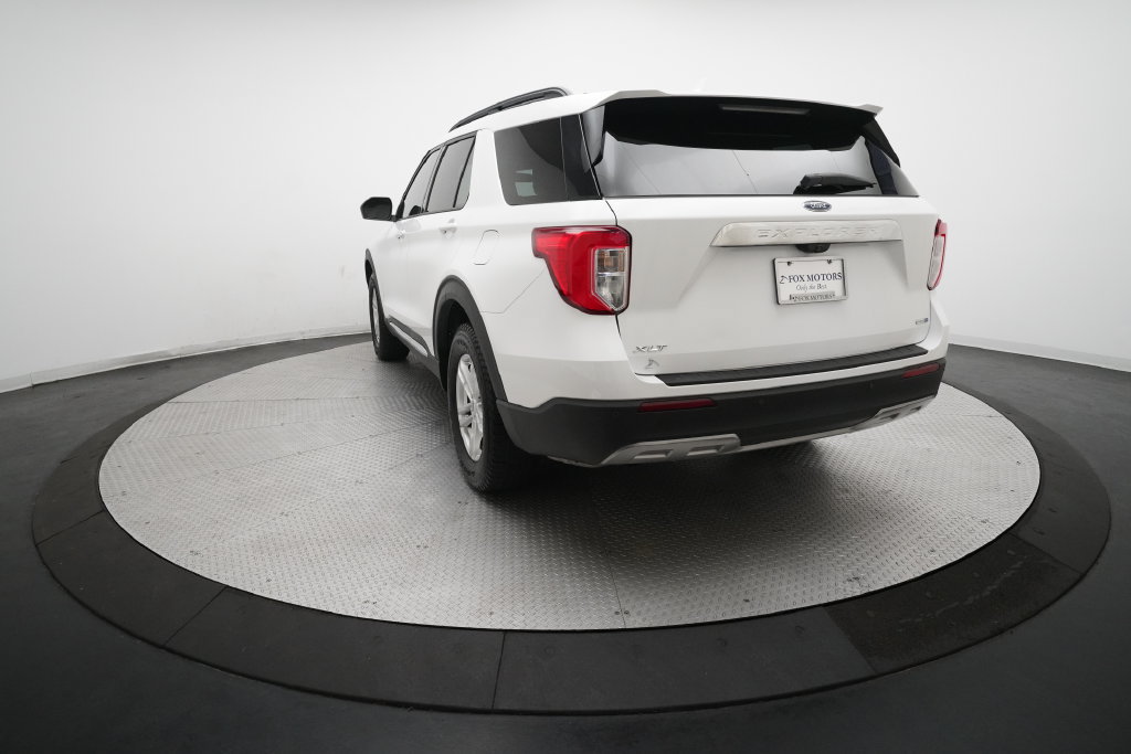 Used 2020 Ford Explorer XLT w/ Equipment Group 202A AWD/4WD image 33