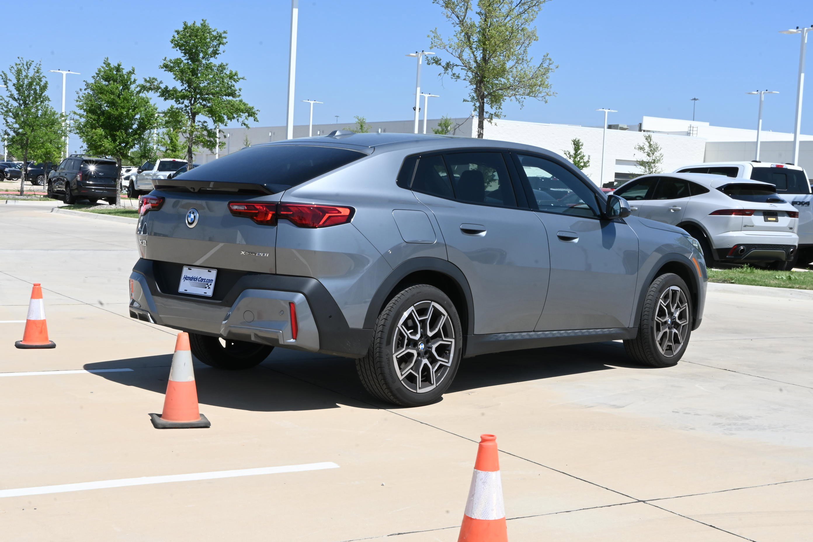Certified 2025 BMW X2 xDrive28i image 8