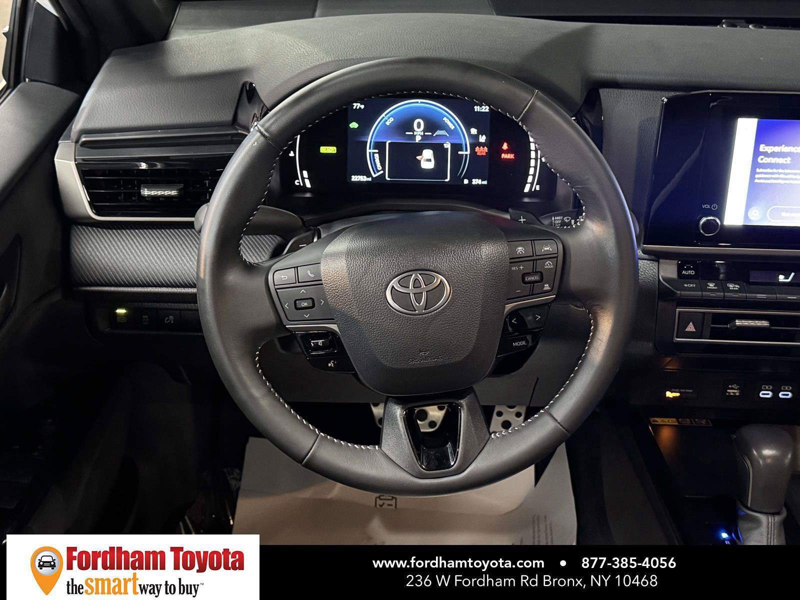 Used 2025 Toyota Camry SE FWD image 14