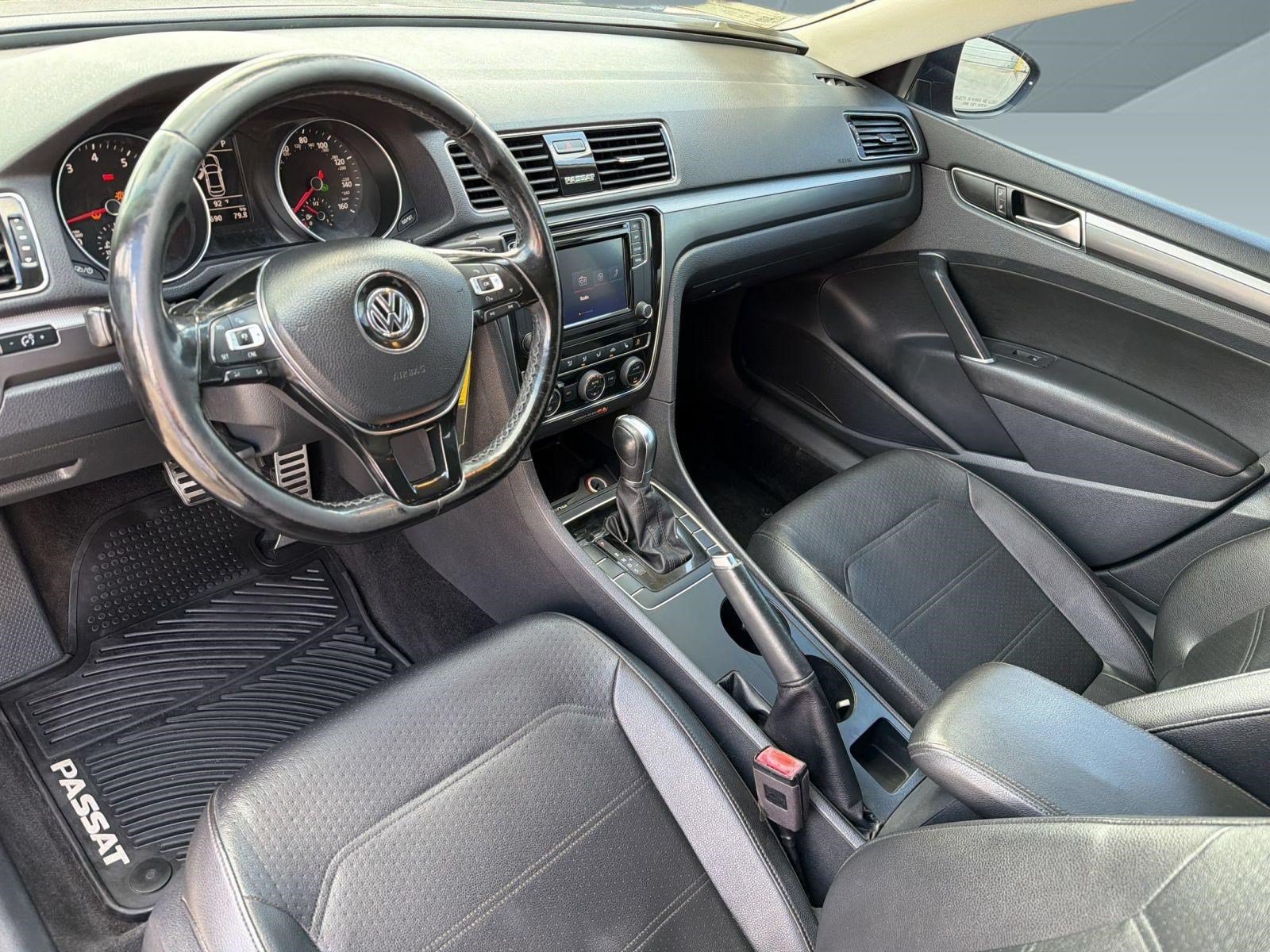 Used 2018 Volkswagen Passat 2.0T R-Line FWD image 4