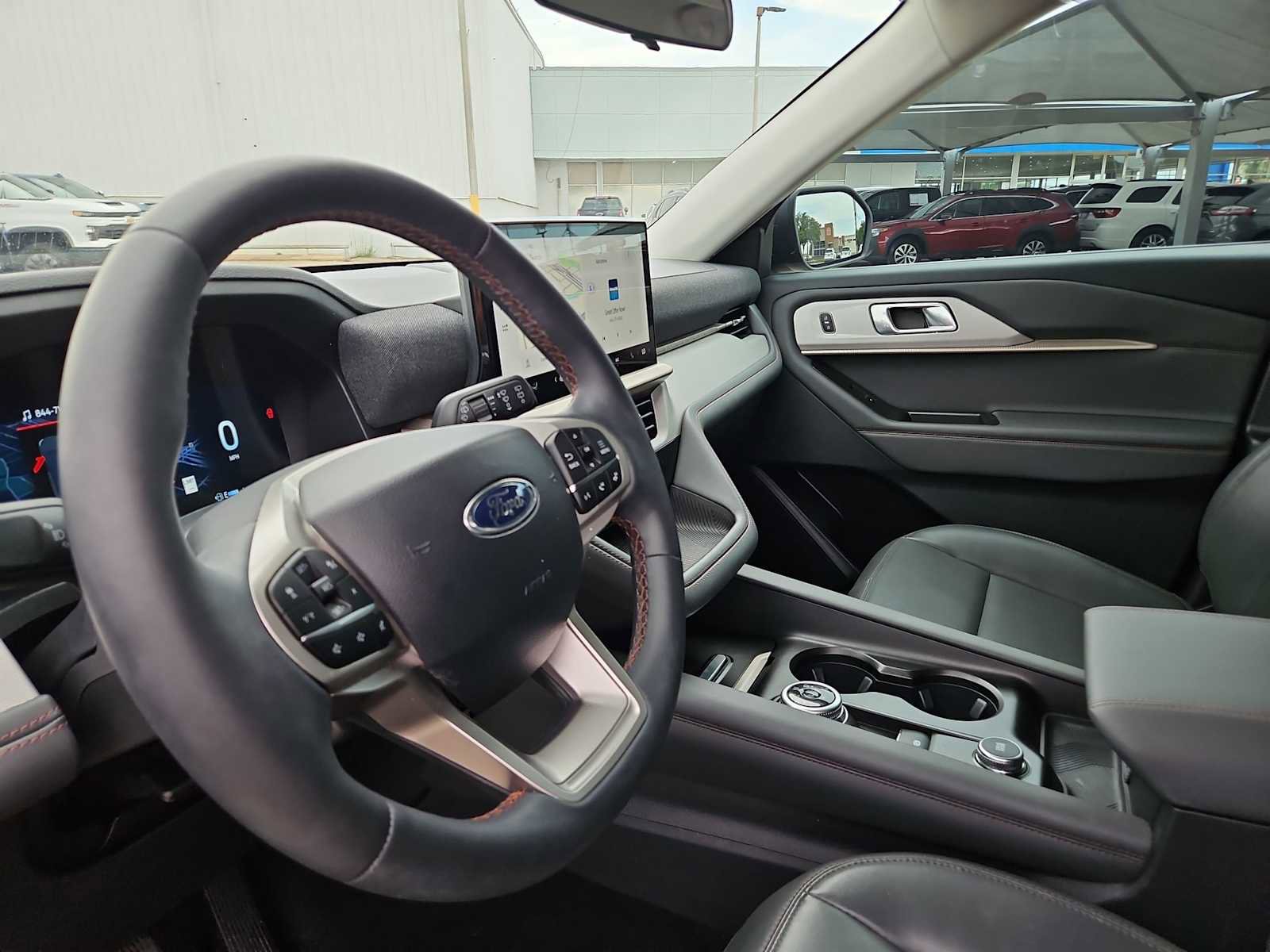 Used 2025 Ford Explorer Active w/ Active Comfort Package image 10