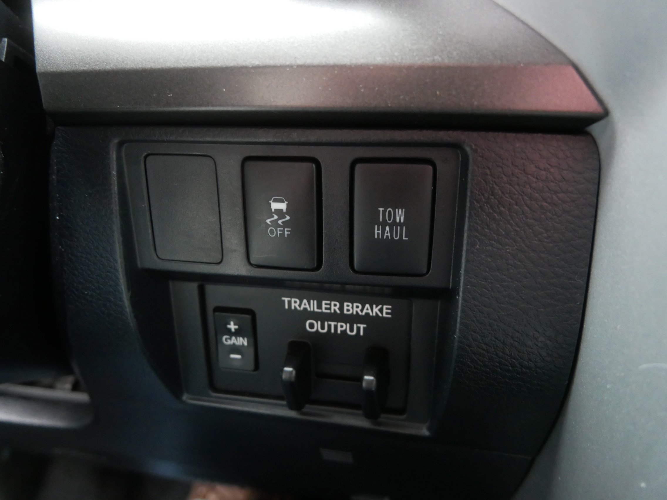 Used 2019 Toyota Tundra SR5 w/ TRD Off Road Package AWD/4WD image 32
