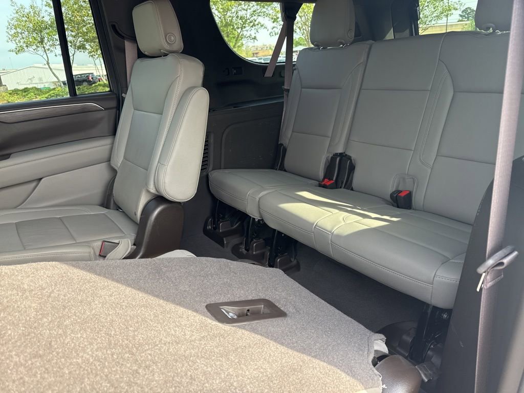 Certified 2022 Chevrolet Suburban LT w/ LT Signature Package image 15