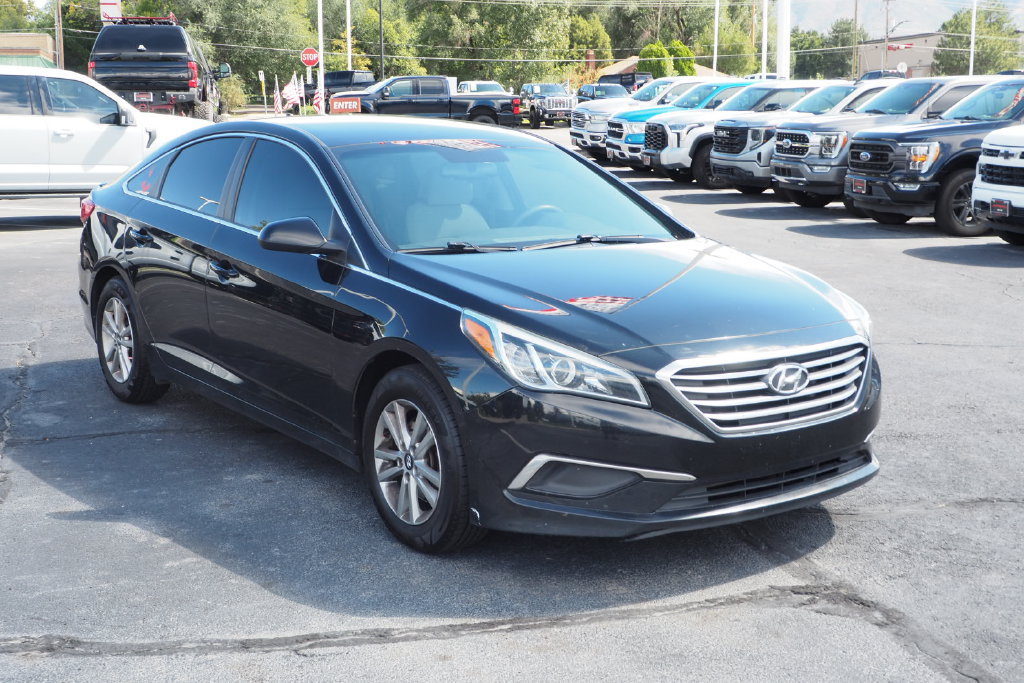 Used 2017 Hyundai Sonata SE FWD image 3
