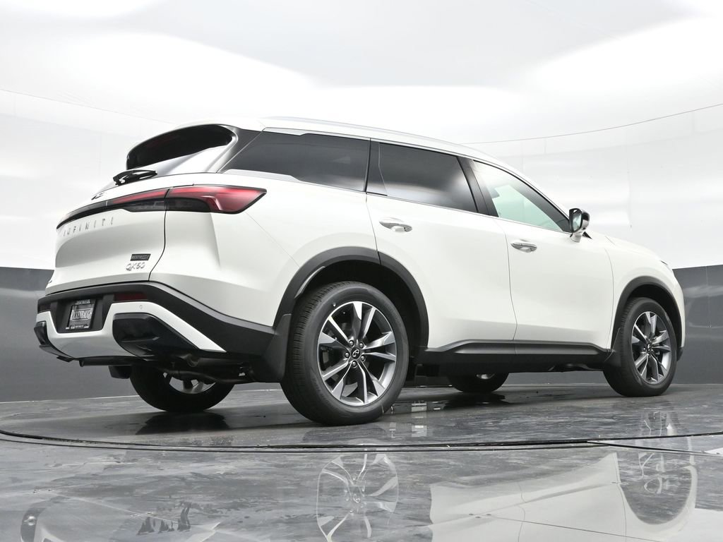 Certified 2025 INFINITI QX60 Luxe w/ Vision Package image 32