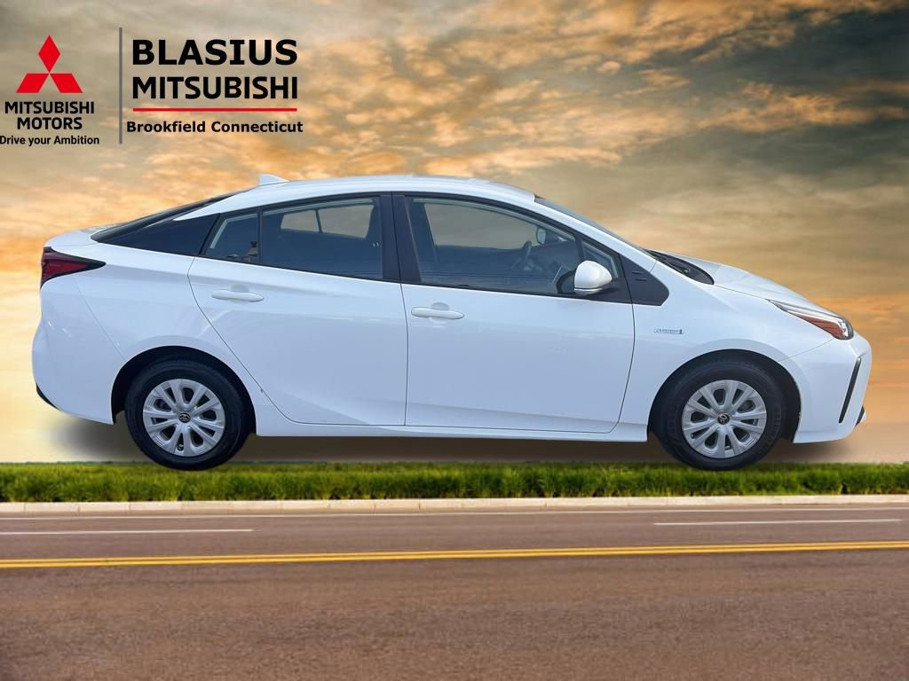 Used 2019 Toyota Prius L Eco image 5