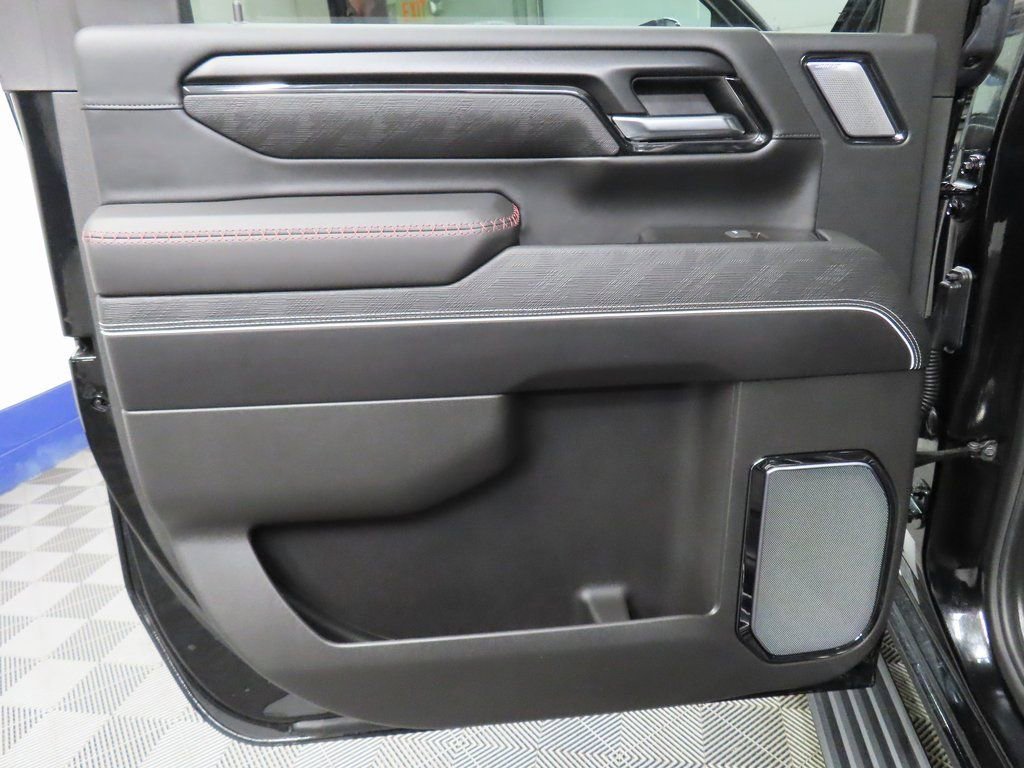 Used 2025 GMC Sierra 2500 AT4X w/ AT4X AEV Edition image 76