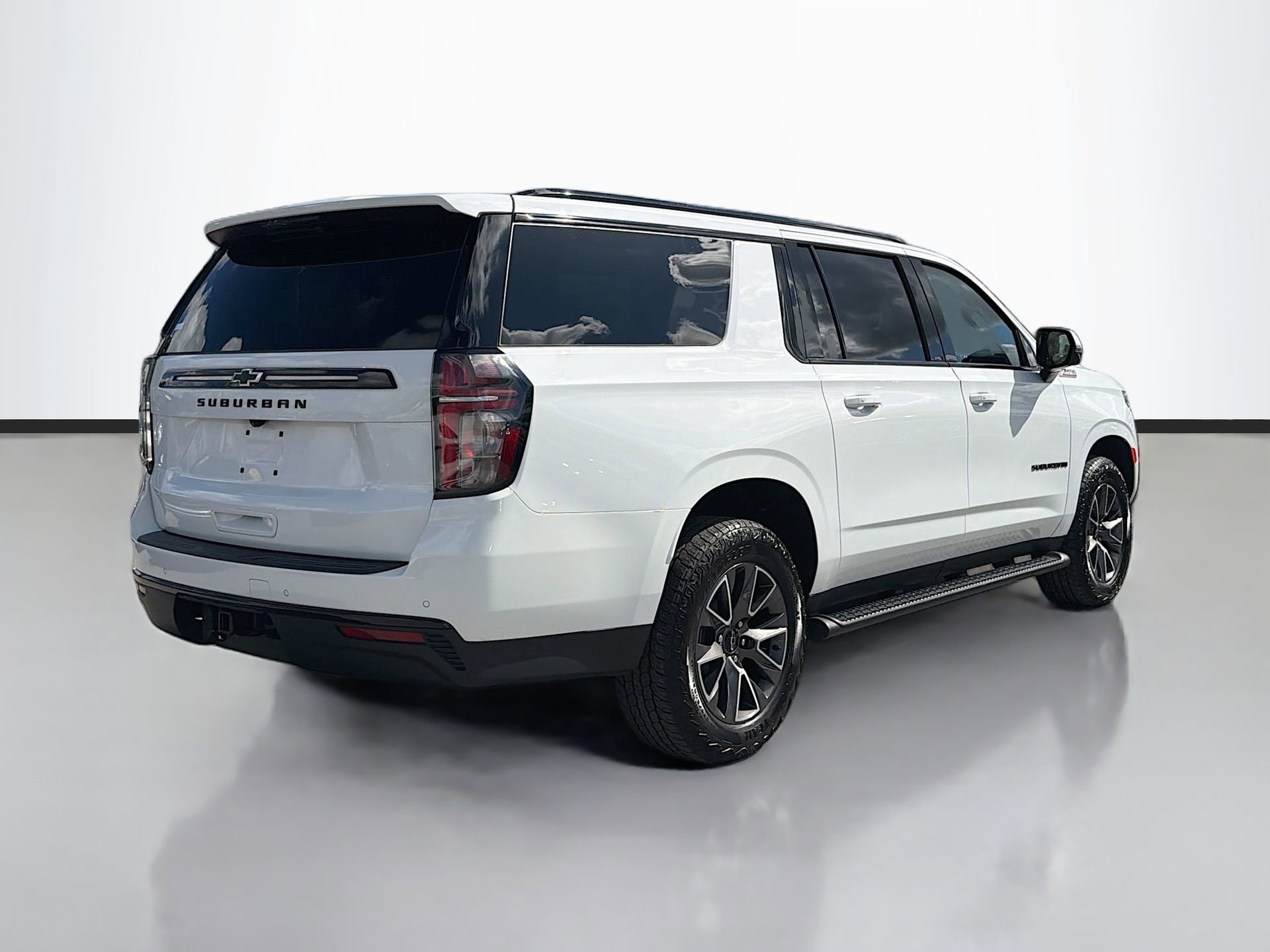 Used 2024 Chevrolet Suburban Z71 w/ Luxury Package image 4