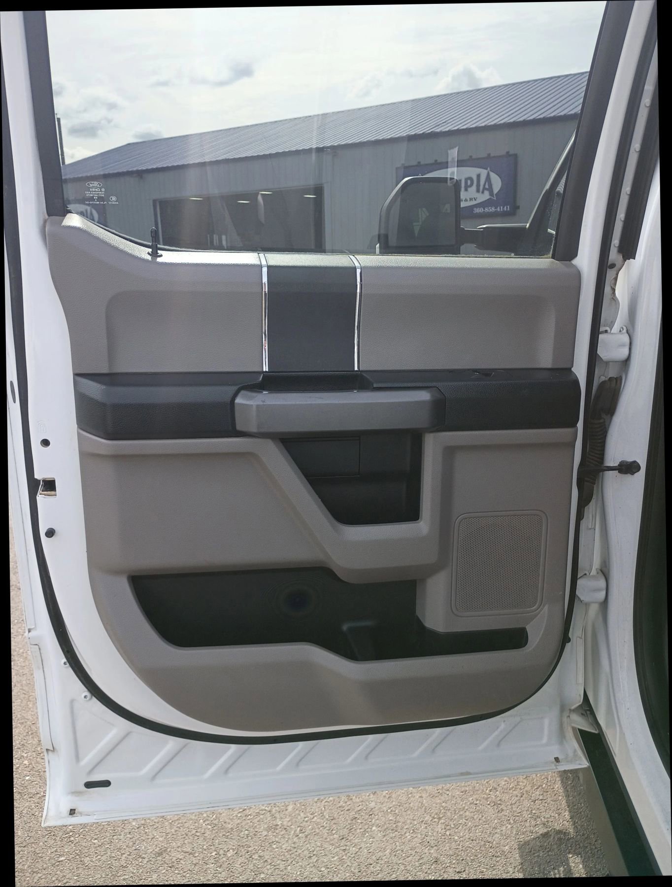 Used 2018 Ford F350 XLT w/ XLT Value Package AWD/4WD image 14