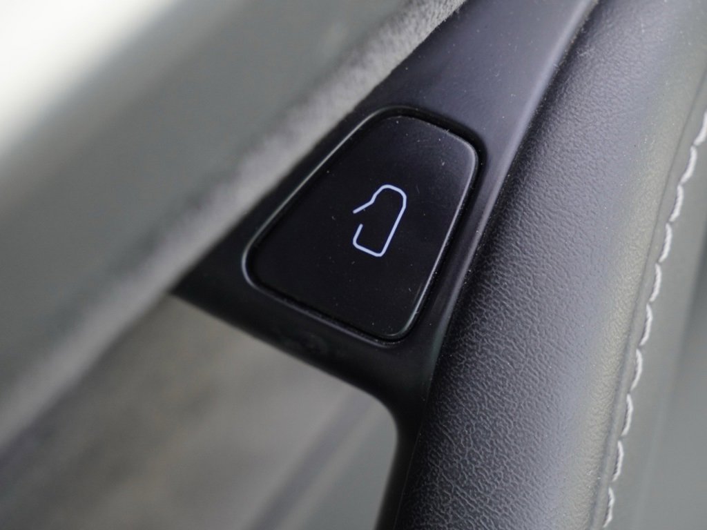 Used 2022 Tesla Model Y Performance image 8